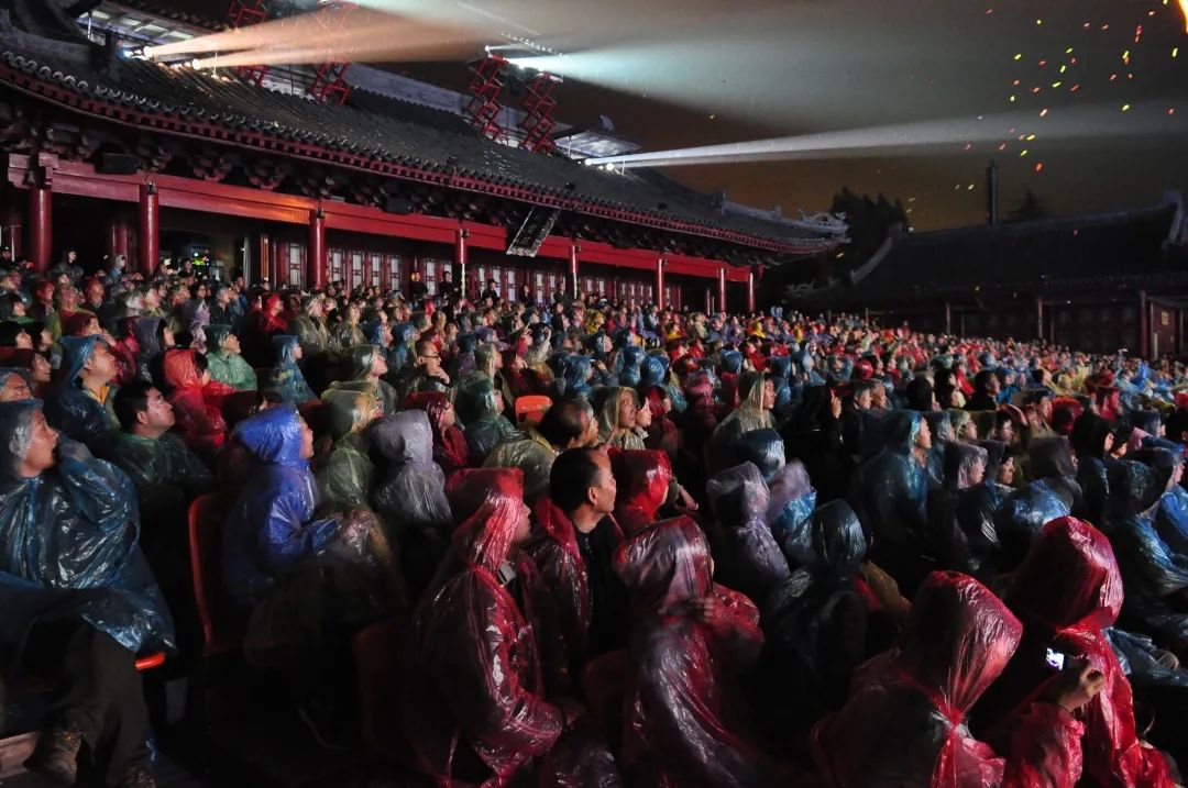 大型实景历史舞剧《长恨歌》:文化创意与标准实践助推旅游演艺高质量发展 - 中国旅游协会